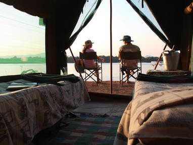 uitzicht vanuit de tent bij Natureways Mano shoreline kanosafari