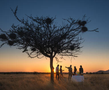 sundowner bij Ongava Tented Camp in Namibië