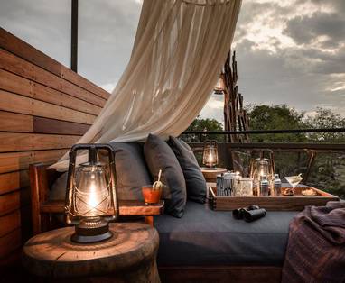 Xigera_Safari_Lodge_baobab_treehouse