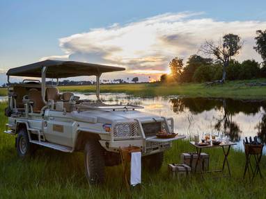 Xigera_Safari_Lodge_sundowners