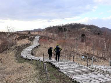 Wandelen in vulkaanlandschap op Hokkaido