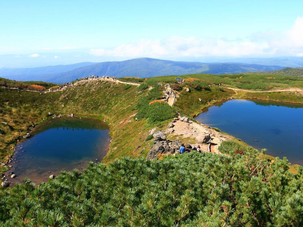 Omgeving en kratermeren van Mount Asahidake op Hokkaido
