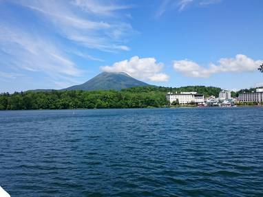 Meer van Akan in de zomer op Hokkaido