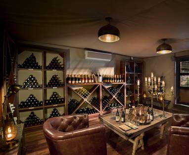 Duba_Plains_Camp_wijnkelder