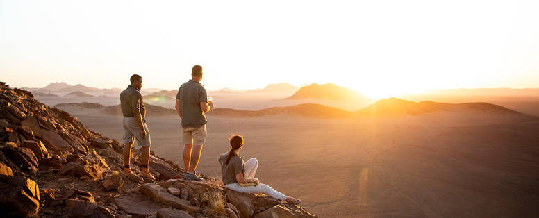 zonsondergang bij Little Kulala in Namibië