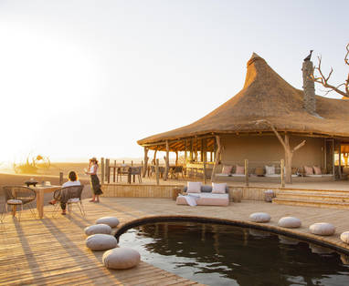 zwembad bij Little Kulala in Namibië