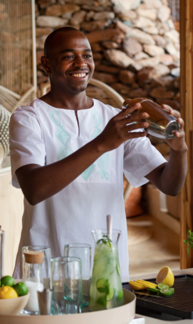 Cocktails bij Faru Faru lodge in Tanzania