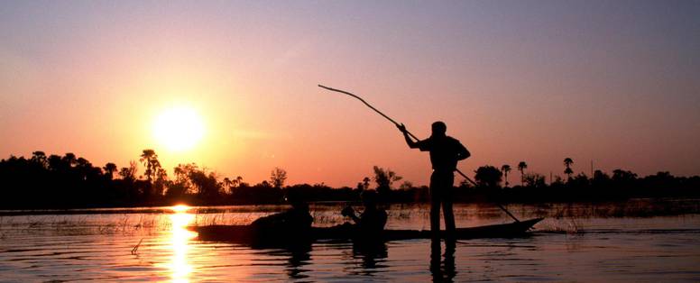 Mokoro bij Divava resort & spa in Namibië