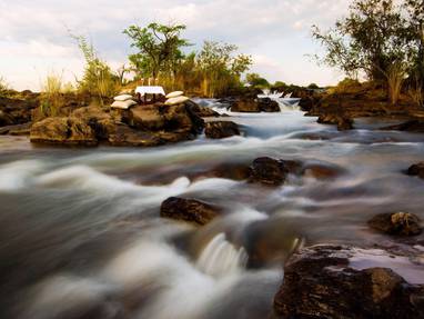 Popa watervallen bij divava okavango lodge