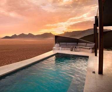 prive 'plunge pool' bij Sossusvlei Desert lodge in Namibië