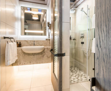 badkamer bij mokuti etosha lodge