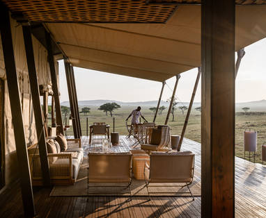 Singita Sabora Tented Camp buiten lounge