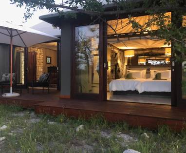 oberland lodge tent vanaf de buitenkant