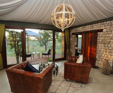 lounge in tenten bij oberland lodge