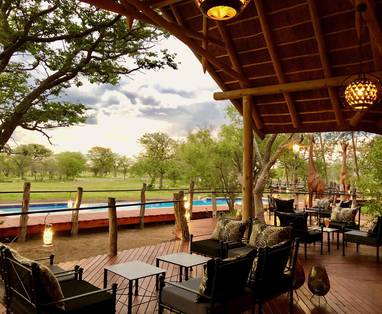 uitzicht vanaf de lounge bij oberland lodge