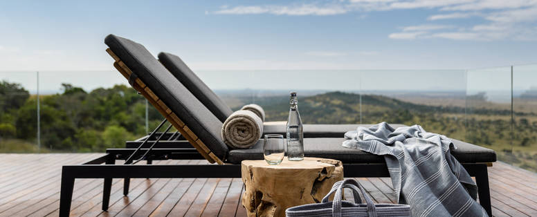 Singita_Sasakwa_Lodge_Hillside_Suite_loungedek