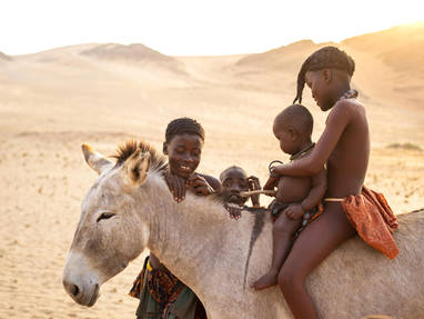 himba's bij Serra Cafema in namibië