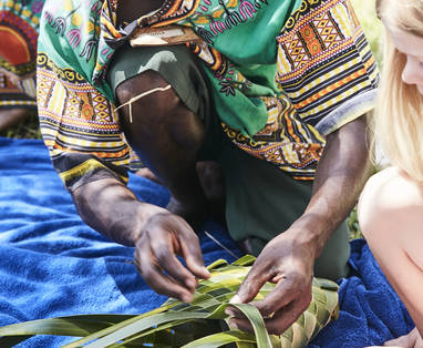 Baraza Resort & Spa palmen weven