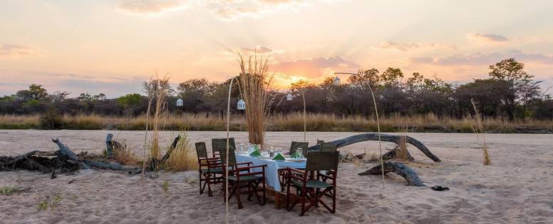 diners bij Nkonzi Camp in zambia
