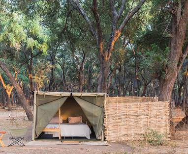 tenten bij Tusk & mane in Zambia