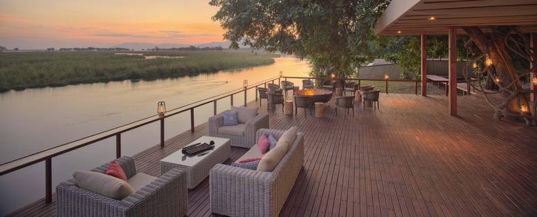 dek bij Sausage Tree Camp in Zambia