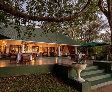 The_River_Club_main_lodge1