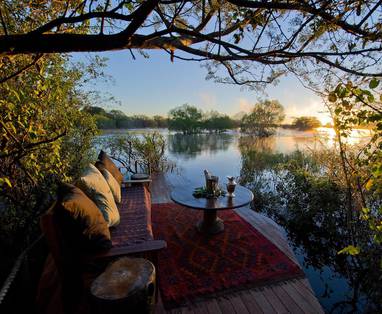 Sindabezi Island buitenlounge