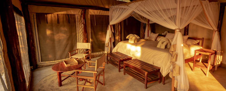 luambe tent interieurbij Luambe Camp in Zambia