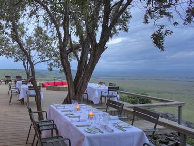 buitendek bij Angama Mara in Kenia 