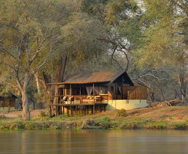 chalet aan het water bij old mondoro