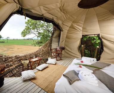 inrichting tent bij Chisa Busanga Camp in Zambia