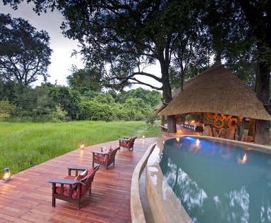 zwembad bij Nkwali Camp in zambia