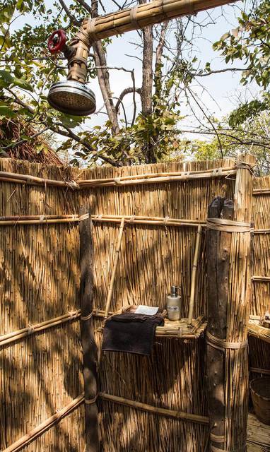 buitendouche bij Mwaleshi Camp in Zambia