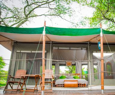 tent inrichting bij Embalakai Camp in Tanzania