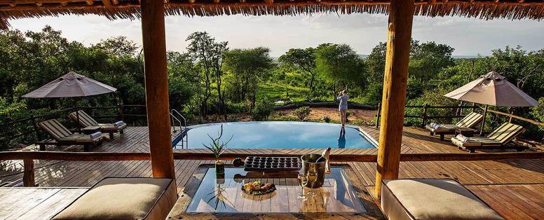 Tangire__Terras_met_zwembad