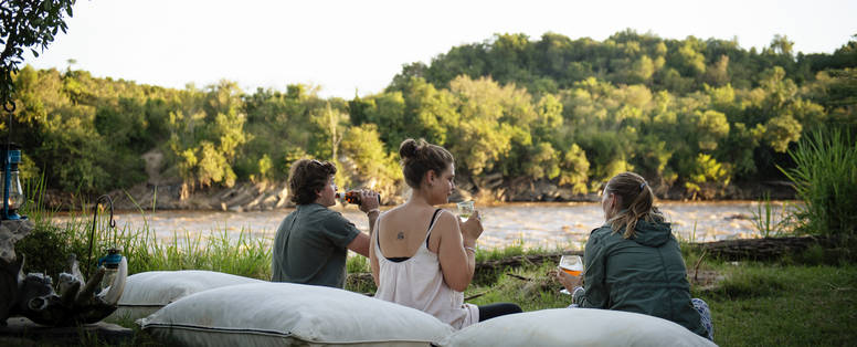 borrelen aan de mara rivier bij Serian's Nkorombo in Kenia