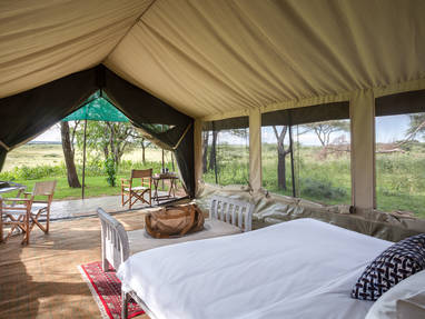 tent inrichting bij Serian's Serengeti in Tanzania
