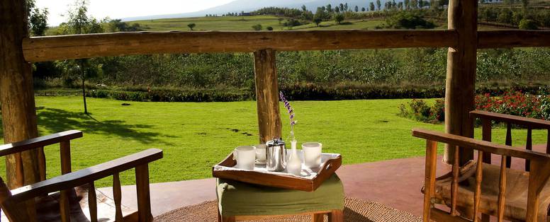 Farm_House__terras_buiten