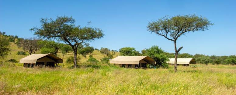 Kati_Kati__landschap_met_tenten