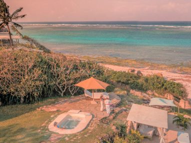 garden villa lounge bij Alfajiri villas in Kenia