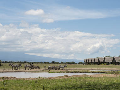 uitzicht tenten bij sweetwaters serena camp in kenia