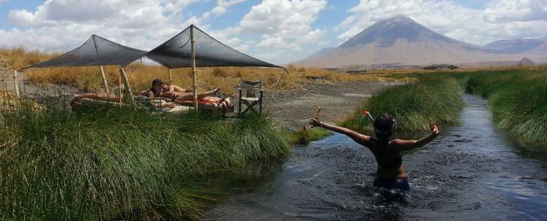 Lake_Natron__natuurzwembad