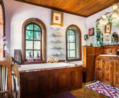 Eden_Main_House_Tonio_en_Anna's_kamer_badkamer