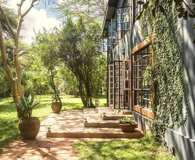 Eden_Tonio's_Studio_buitenkant