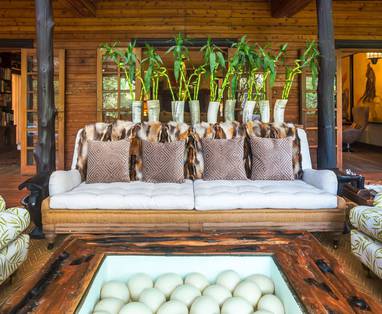 Eden_Main_House_veranda_bank