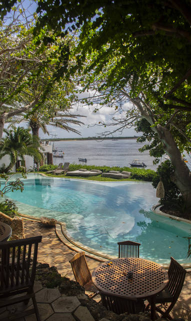 Zwembad bij Peponi hotel in kenia