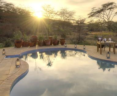 Zwembad bij The Emakoko in Kenia