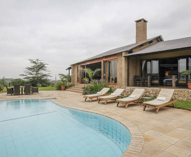 Zwembad privé huis bij The Emakoko in Kenia