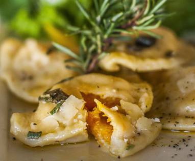 Luxe maaltijd bij The Emakoko in Kenia