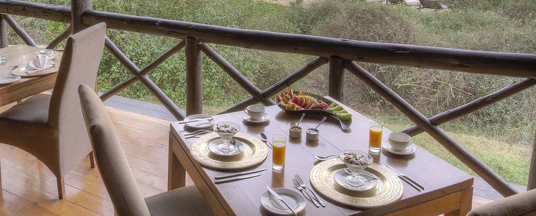 Ontbijt bij The Emakoko in Kenia
